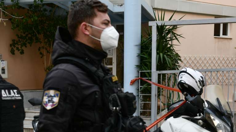 Σοκ στη Σκιάθο: Συνελήφθη ο υποδιοικητής της πυροσβεστικής του αεροδρομίου για παιδική πορνογραφία