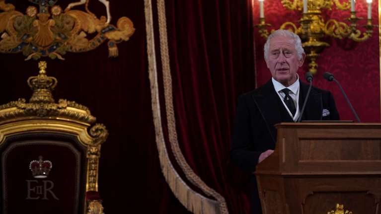 Forbes: Πόσο πλούσιος είναι ο Βασιλιάς Κάρολος Γ&#39; - Αυτή είναι η αμύθητη περιουσία του νέου μονάρχη