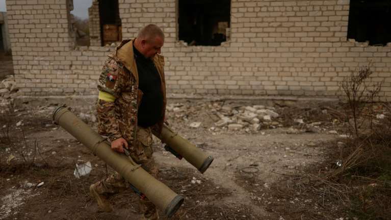 Ουκρανία: Ταπείνωση για την Μόσχα η αποχώρηση από την Χερσώνα, λέει το Λονδίνο