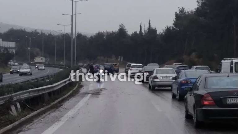 Θεσσαλονίκη: Καραμπόλα έξι αυτοκινήτων στην Εθνική Οδό - Δεν υπήρξαν τραυματισμοί