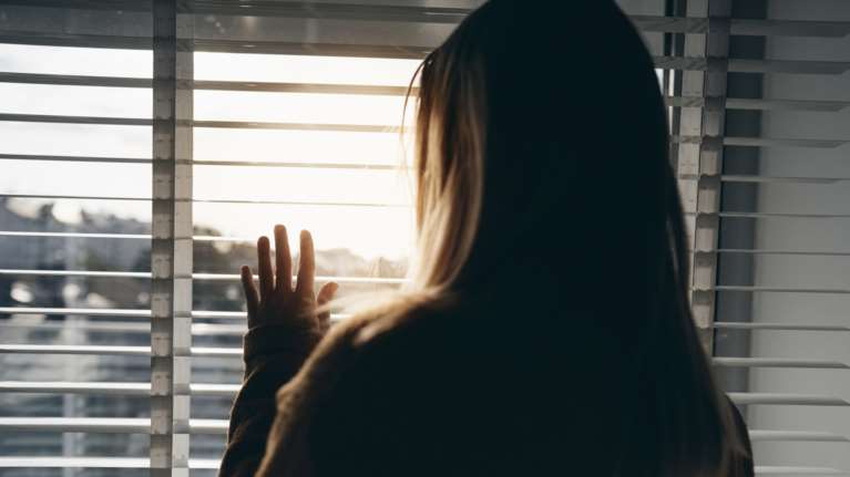 Κρήτη: Στη φυλακή ο 45χρονος που χτύπησε την 60χρονη σύντροφό του μέσα στο αμάξι