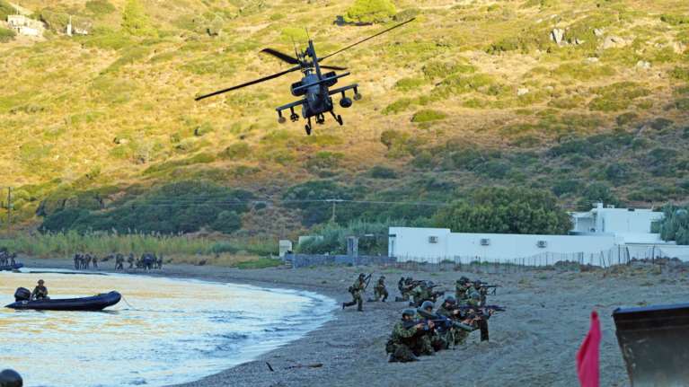 Η αμφίβια στρατιωτική άσκηση Ελλάδας - Γαλλίας &quot;Αργώ 22&quot; σε 10 εντυπωσιακές φωτογραφίες