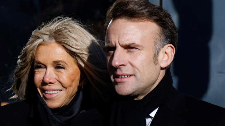 Μπριζίτ Μακρόν: &quot;Ο Εμανουέλ πληγώνεται από αυτά που ακούει - Του αξίζει σεβασμός&quot;