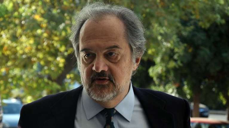 Ο Απόστολος Δοξιάδης παίρνει θέση στην υπόθεση της Καθημερινής- Για τα μαλλιά του Κατρούγκαλου...και τη συγνώμη Παπαχελά