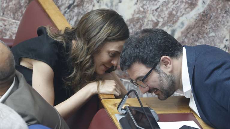 Φτιάχνει βαλίτσες η ομάδα Αχτσιόγλου: Το παρασκήνιο της συνεδρίασης - Οι σκληροί, οι διστακτικοί και οι... &quot;θα δούμε&quot;