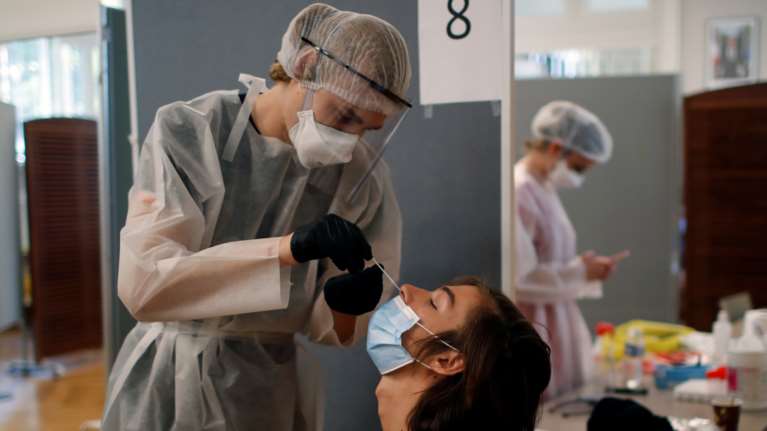 Κορονοϊός- Γαλλία: Δεν αποκλείεται η εφαρμογή τοπικών lockdown σε αστικά κέντρα