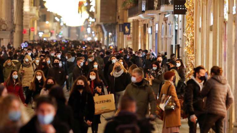 Ιταλία: Χριστούγεννα με 16.308 νέα κρούσματα και 553 θανάτους