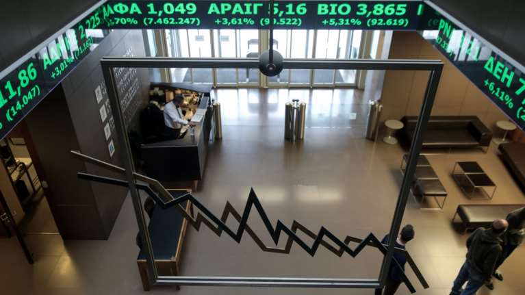 Βγαίνει στις αγορές αύριο το Δημόσιο - Ιστορικό χαμηλό έτους για το περιθώριο του 10ετούς ομολόγου