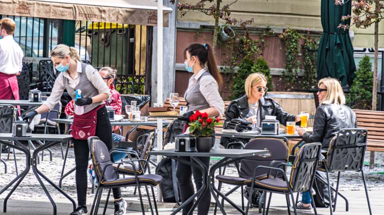 Γιατί κάποιοι δεν κόλλησαν κορονοϊό; - Αποκαλυπτική ανάλυση της Deutsche Welle