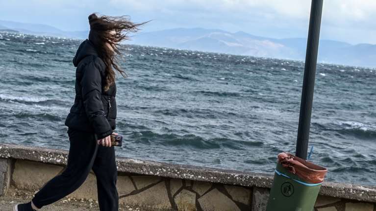 Αλλάζει ο καιρός: Ζέστη για λίγο και μετά πτώση της θερμοκρασίας - Ο &quot;Ωμέγα εμποδιστής&quot; φέρνει ξαφνικά κρύο