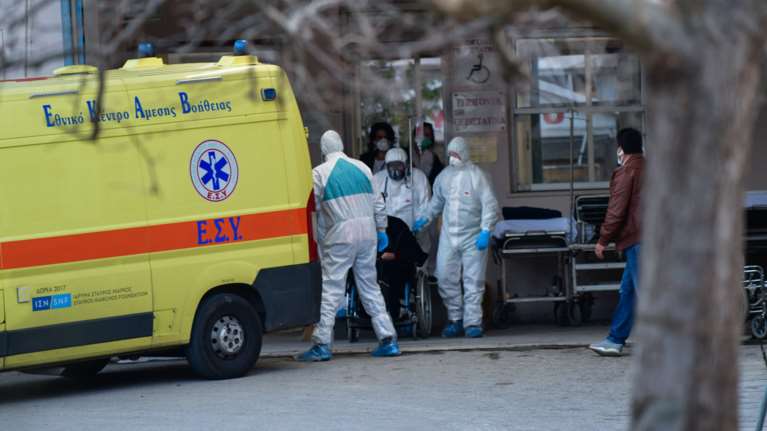 Κορονοϊός: Τρεις νεκροί σήμερα το πρωί - Έφτασαν τους 76