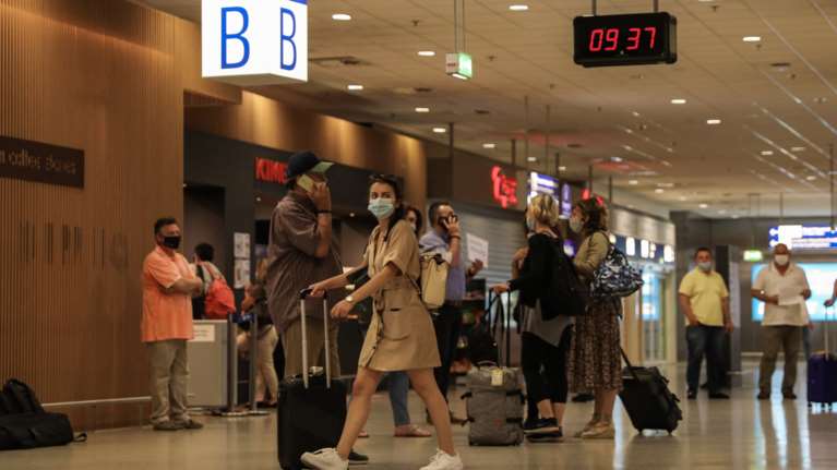 &quot;Απόβαση&quot; Βρετανών τουριστών και στο &quot;Ελ. Βενιζέλος&quot; - Επτά απευθείας πτήσεις σήμερα Πέμπτη