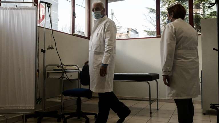 Ιστορική ημέρα: Έναρξη της επιχείρησης &quot;Ελευθερία&quot; στα πέντε νοσοκομεία αναφοράς της Αττικής – Ποιοι θα κάνουν πρώτοι το εμβόλιο