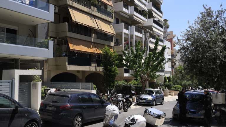 Νέα Σμύρνη: O καβγάς που οδήγησε στο έγκλημα - "Ο πατέρας είχε βοηθήσει να συλληφθεί ο γιος γιατί θεωρούσε ότι έτσι θα σωθεί"