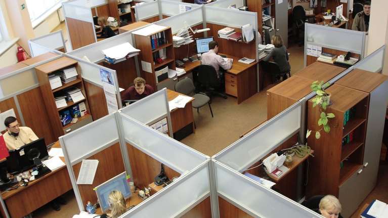 Μείωση ασφαλιστικών εισφορών: Δείτε πόσα κερδίζετε στον μισθό σας από 1η Ιανουαρίου - Αναλυτικα παραδείγματα