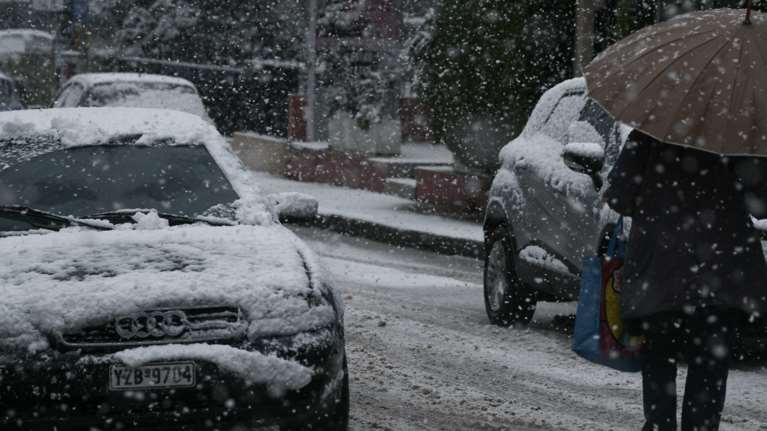 Κακοκαιρία &quot;Μήδεια&quot;: Πέφτει 18 βαθμούς η θερμοκρασία - Έκτακτη σύσκεψη στην Πολιτική Προστασία