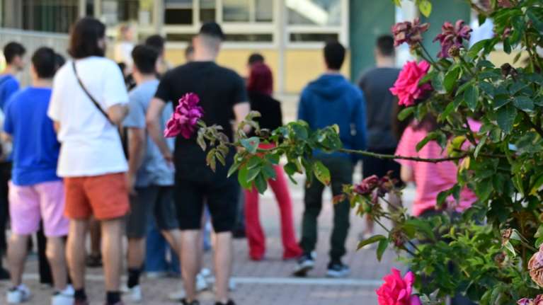 Πανελλήνιες 2024: Ανακοινώθηκαν οι Ελάχιστες Βάσεις Εισαγωγής για τα τμήματα ΑΕΙ - Δείτε τους πίνακες