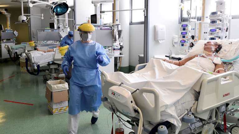 ΠΟΥ: Συναγερμός για Ευρώπη - Καθημερινά 700 θάνατοι και 20 χιλ. κρούσματα κορονοϊού