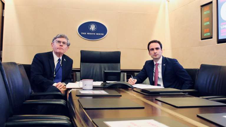 Μάικλ Κράτσιος: Ποιος είναι ο 34χρονος ελληνοαμερικανός που αναλαμβάνει υφυπουργός Αμυνας των ΗΠΑ