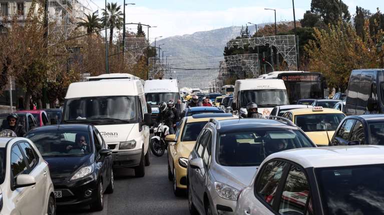 ΕΕ: Τέλος από το 2035 η πώληση νέων βενζινοκίνητων, πετρελαιοκίνητων και υβριδικών αυτοκινήτων