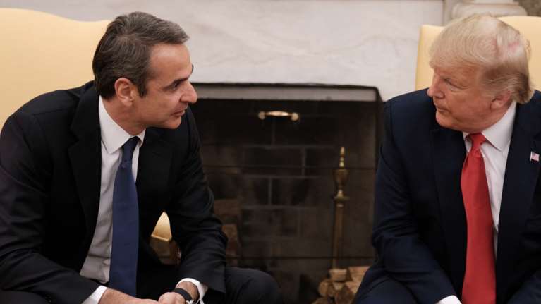 Δεκάλεπτη τηλεφωνική επικοινωνία Μητσοτάκη με Τραμπ - Τον συνεχάρη και τον κάλεσε στην Ελλάδα