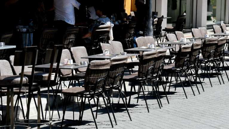 Κορονοϊός: Εντολή Μητσοτάκη για νέα μέτρα στην Αττική - Την Τρίτη οι ανακοινώσεις - Σχέδιο για lockdown ανά δήμο