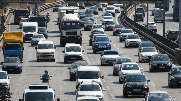 Επιστρέφουν οι εκδρομείς του Πάσχα: Σημειωτόν σε σημεία της Αθηνών Κορίνθου και στις Αφίδνες - Δείτε live την κίνηση