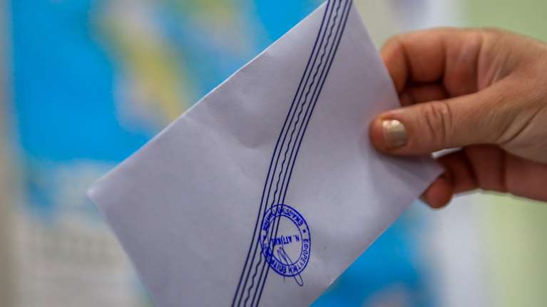 Metron Analysis: Πάνω από τα ποσοστά των ευρωεκλογών η ΝΔ, τρίτο κόμμα το ΚΚΕ - Εκτός Βουλής η Λατινοπούλου