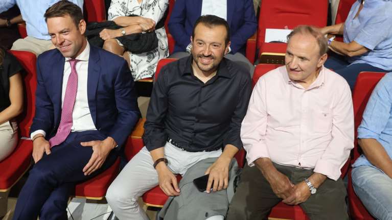 Συνέδριο ΣΥΡΙΖΑ χωρίς τον Τσίπρα: Οι αιχμές στις ομιλίες των πέντε υποψηφίων και τα συντροφικά &quot;μαχαιρώματα&quot;