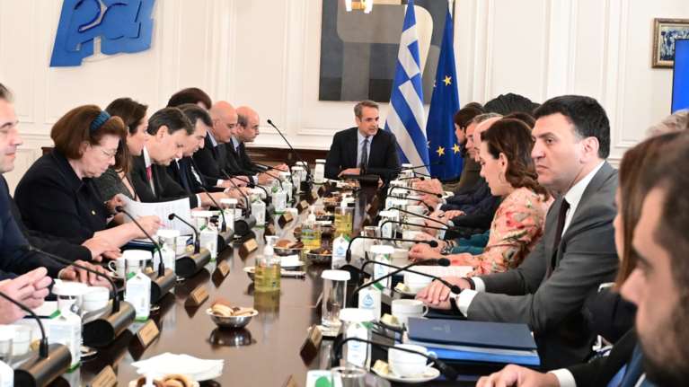 Δημοσκόπηση Alco: Αυτοί είναι οι πιο επιτυχημένοι υπουργοί - Πόσους πολίτες ενδιαφέρουν οι Ευρωεκλογές