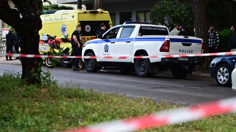 Ιδιοκτήτης εισέβαλε στο σπίτι με τον γιο του και έσπασε στο ξύλο ολόκληρη οικογένεια - Επειδή τους χρωστούσαν ενοίκια