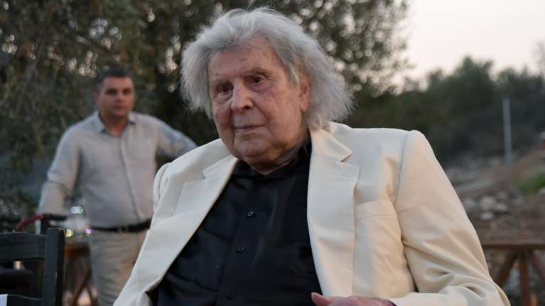 Μίκης Θεοδωράκης: Επιστολή &quot;βόμβα&quot; του Νίκου Κουρή μετά το άνοιγμα της διαθήκης - &quot;Δεν διεκδικώ περιουσιακά στοιχεία&quot;