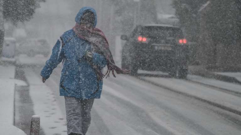 Ραγδαία αλλαγή του καιρού τις επόμενες ημέρες - Ερχονται βροχές, καταιγίδες και χιόνια ακόμη και μέσα σε πόλεις