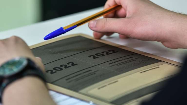 Πανελλήνιες 2022: Η μεγάλη στροφή στα δημόσια ΙΕΚ -  Η ανάλυση των στοιχείων των βάσεων