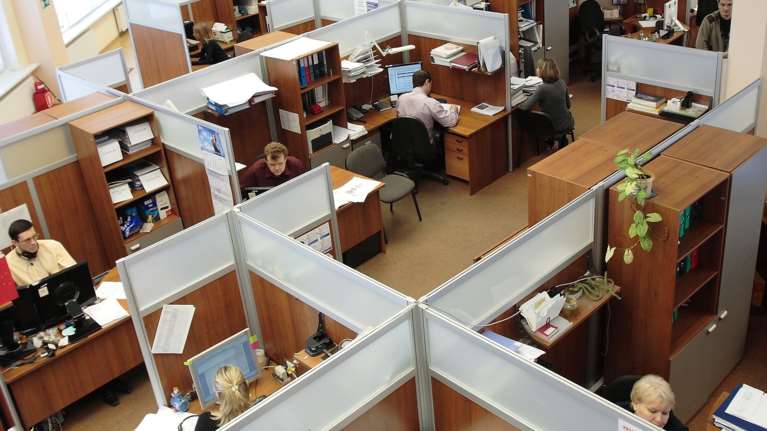 &quot;Me Too Greece&quot;: Τα 5 μέτρα κατά της βίας και της παρενόχλησης στον χώρο εργασίας