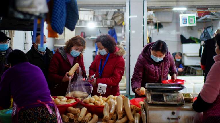 Ανακοινώσεις ΠΟΥ: Ο κορονοϊός δεν προέρχεται από νυχτερίδες στη Γουχάν, ούτε &quot;διέφυγε&quot; από εργαστήριο