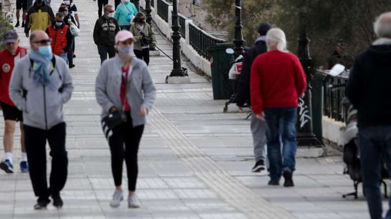 Στο τραπέζι ξανά η απαγόρευση κυκλοφορίας από τις 6μμ - Η αινιγματική δήλωση Χρυσοχοΐδη