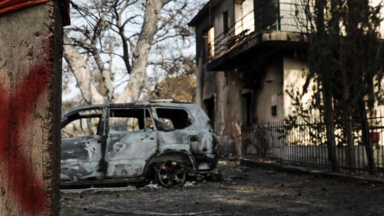 Πυρόπληκτοι: Πώς θα ρυθμιστούν τα χρέη τους σε εφορία, ασφαλιστικά ταμεία και τράπεζες
