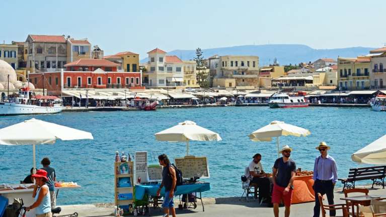 Στα... νησιά ο κορονοϊός: Ποιες περιοχές έχουν έντονη διασπορά λόγω τουρισμού - Τον Οκτώβριο το επόμενο κύμα