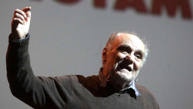 Ράμφος για γάμο ομοφύλων: &quot;Βάση της κοινωνίας η οικογένεια με πατέρα και μητέρα - Όχι με μπαμπά και μπαμπά, ή μαμά και μαμά