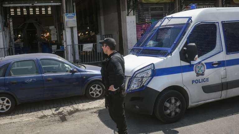 Μπράβοι του Πειραιά - Απίστευτοι διάλογοι: &quot;Οποτε θες να δώσουμε σε 5-6 παιδιά ένα χαρτζιλίκι και να κατέβουμε κάτω να τα λιώσουμε&quot;