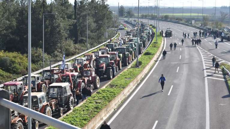 Δημοσκόπηση Metron Analysis: "Μπλόκο" αγροτών στα ποσοστά της ΝΔ - Πρώτη σε δημοτικότητα η Κωνσταντοπούλου