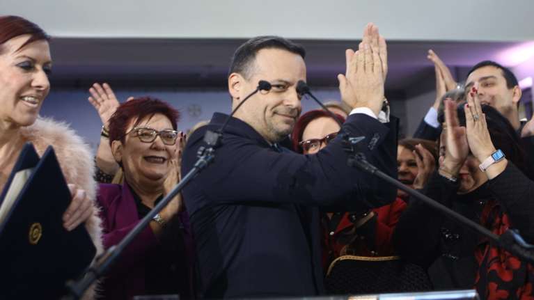 Ορκίστηκε δήμαρχος Αθηναίων ο Χάρης Δούκας: Ποιοι έδωσαν το &quot;παρών&quot; - Το τετ α τετ με Μπακογιάννη [εικόνες]