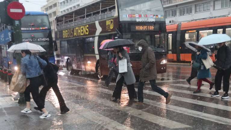 Έκτακτο δελτίο καιρού: Πορτοκαλί συναγερμός για ισχυρές καταιγίδες σε Αττική και άλλες έξι περιοχές