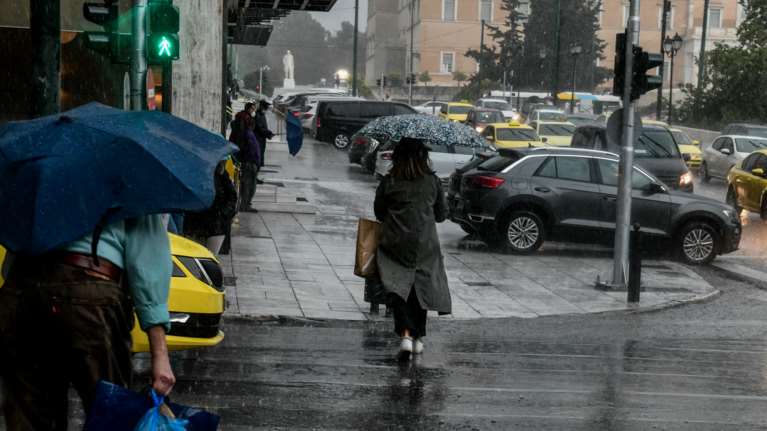Ερχεται η κακοκαιρία &quot;Διομήδης&quot; με καταιγίδες, θυελλώδεις ανέμους και χιόνια στην Αττική - Προειδοποίηση Κολυδά