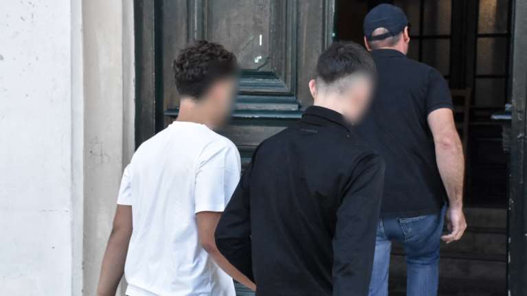 Ερμιόνη: Προφυλακιστέος ο ένας 17χρονος για την απειλή με φαλτσέτα του 12χρονου– Ελεύθερος με περιοριστικούς όρους ο άλλος