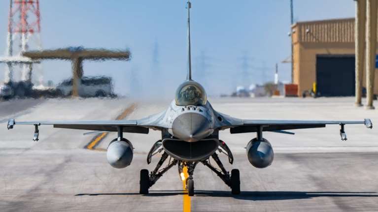 Συνελήφθη πιλότος της Πολεμικής Αεροπορίας για revenge porn - Απειλούσε τη σύντροφό του να δημοσιεύσει βίντεο με προσωπικές τους στιγμές