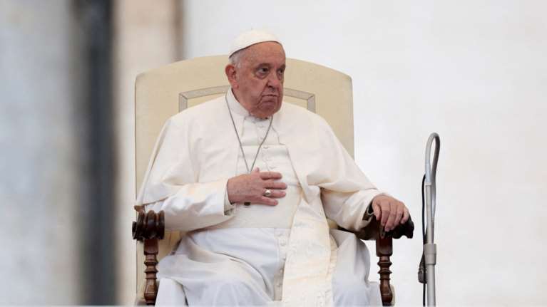 Βατικανό: Ο πάπας Φραγκίσκος αποφάσισε να ταφεί σε ένα απλό, ξύλινο φέρετρο, χωρίς να εκτεθεί σε λαϊκό προσκύνημα
