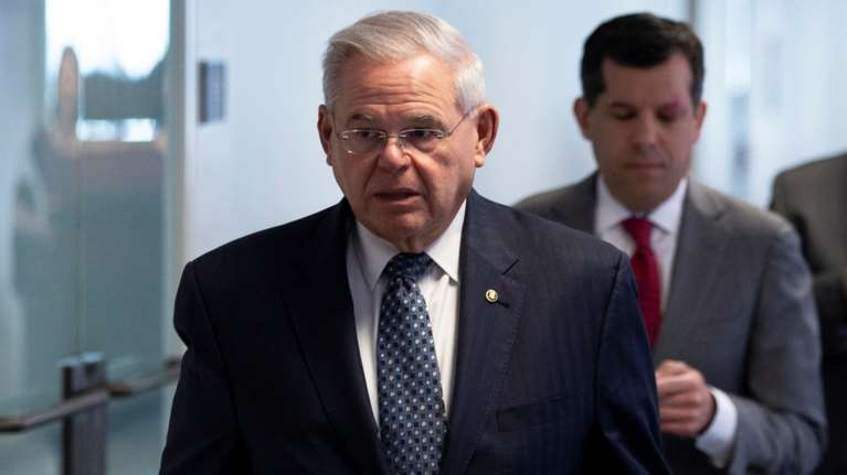 ΗΠΑ: Πυρά του γερουσιαστή Μενέντεζ κατά της Τουρκίας - &quot;Απαράδεκτη η προμήθεια των S-400&quot;