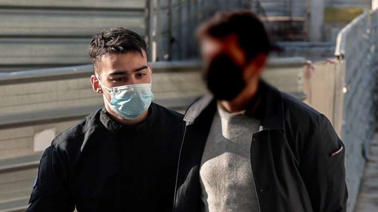 Δίκη πρώην προπονητή ιστοπλοΐας: Καταπέλτης ο εισαγγελέας – Βίαζε την μαθήτρια κατ&#39; εξακολούθηση